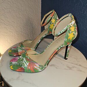 GUESS Floral Tropical Print Heels – Size 9.5M